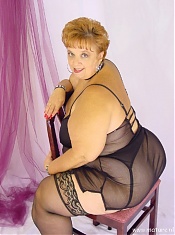 Chunky mama wanting you to cum fast
